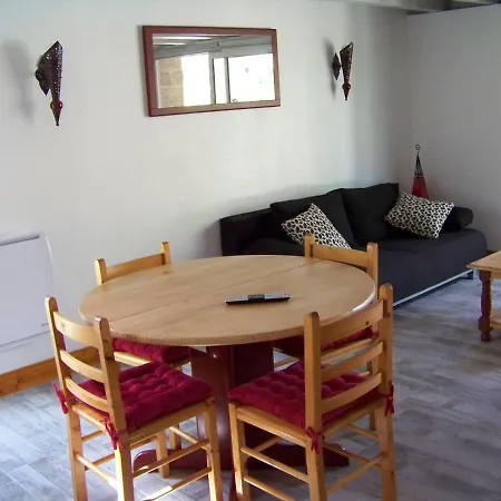 Gite, Jacuzzi & Vin Au Grenier De Prázdninový dům *