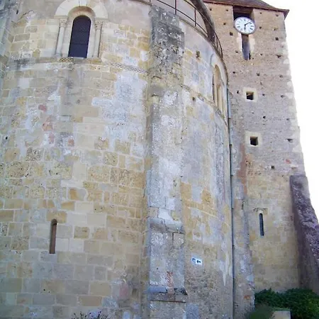 Semesterbostad Gite, Jacuzzi & Vin Au Grenier De *