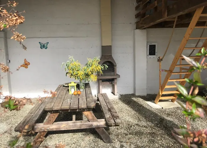 Gite, Jacuzzi & Vin Au Grenier De Ferienhaus