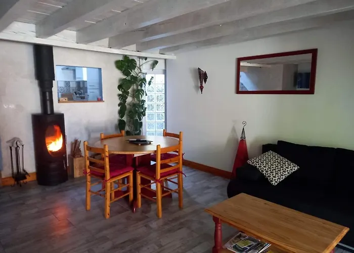 Gite, Jacuzzi & Vin Au Grenier De Ferienhaus