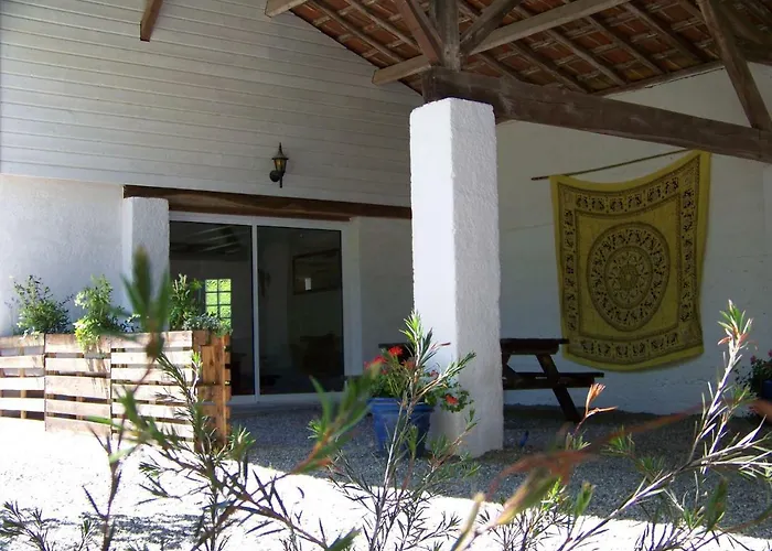 Gite, Jacuzzi & Vin Au Grenier De Ferienhaus